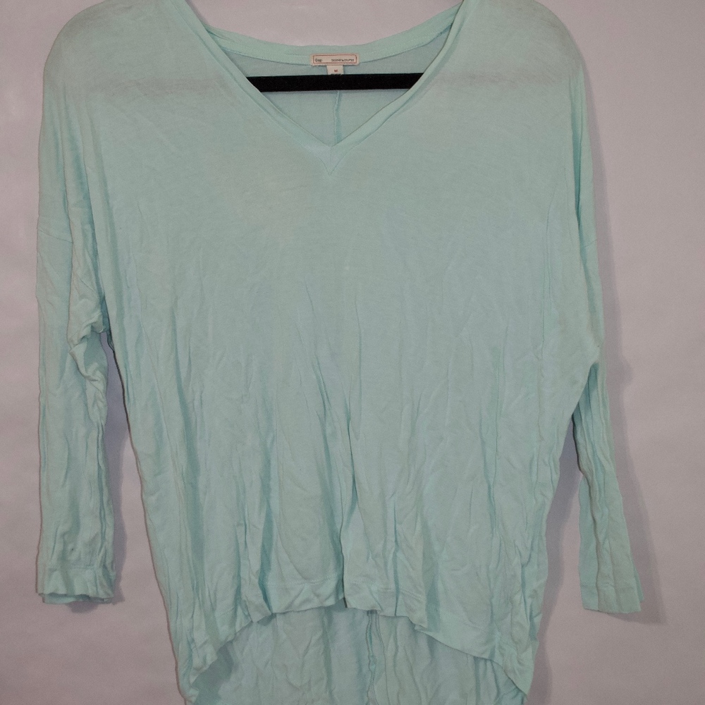 GAP High Low 3/4 Sleeve V-Neck Top